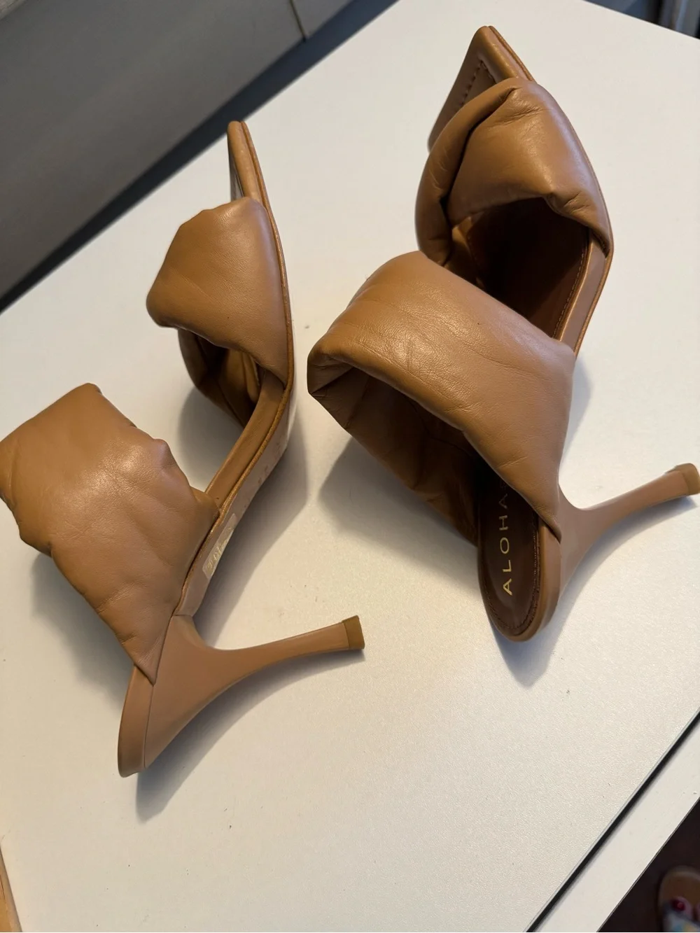 ALOHAS Cognac Padded Double-Band Square-Toe Heels
